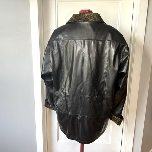 Black and leopard leather jacket reversible. - Picture 3 of 5